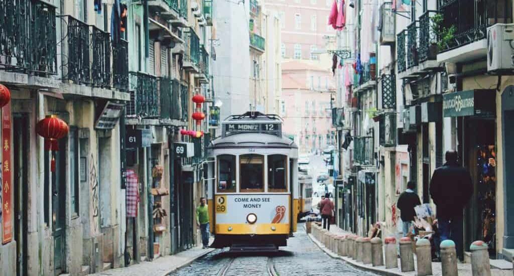 portugal-refuerza-su-mercado-laboral:-mas-empleo,-mas-titulados-y-una-fuerza-de-trabajo-cada-vez-mas-internacional